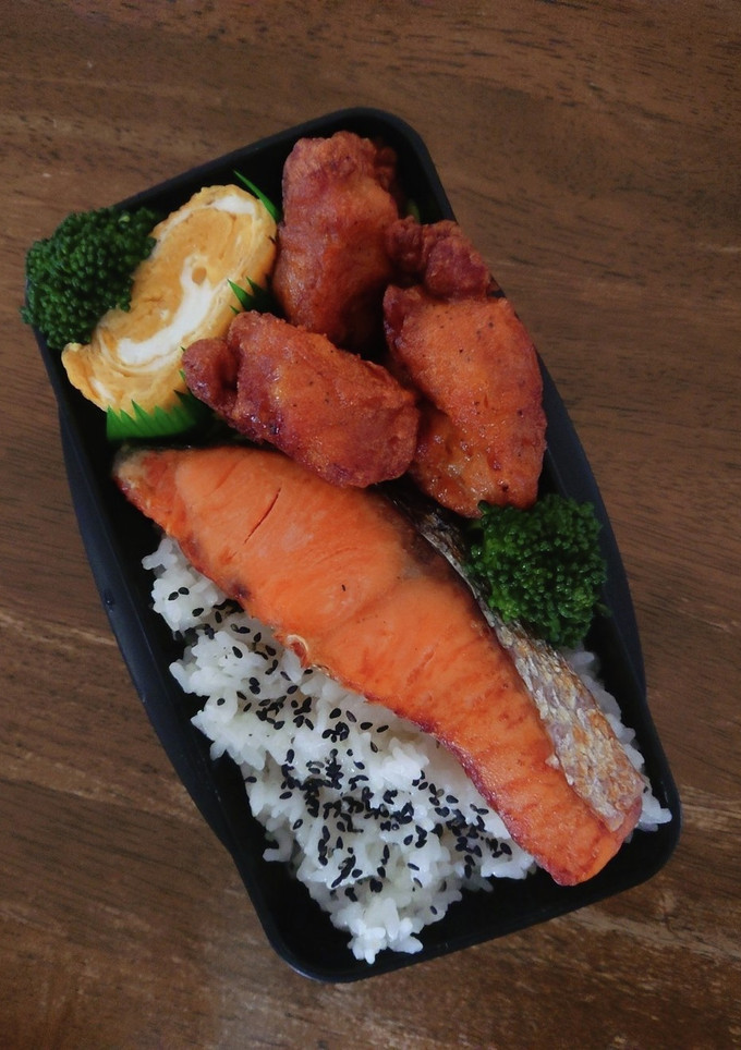 焼き鮭&唐揚げがっつり男子弁当♪-レシピのメイン写真