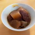 牛すじと大根、こんにゃくの黒いおでん