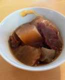 牛すじと大根、こんにゃくの黒いおでん