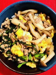 春菊入りオイスターそぼろ丼-レシピのメイン写真