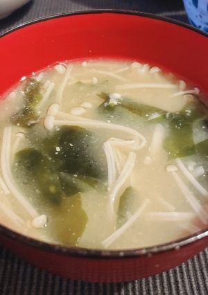 舞茸えのきワカメのお味噌汁-レシピのメイン写真