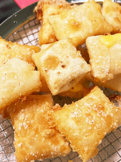 パリッと餃子の皮で包む3種のチーズ揚げ-レシピのメイン写真