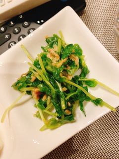 豆苗とツナのごまマヨサラダ-レシピのメイン写真