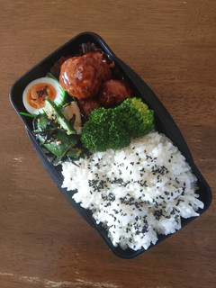 大きい肉団子男子弁当♪-レシピのメイン写真