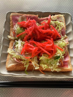 お好み焼き風(?)オープンホットサンド-レシピのメイン写真