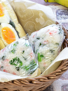 桜エビと菜の花のわかめおにぎり-レシピのメイン写真