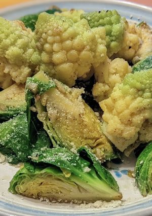 芽キャベツとロマネスコのパルメザン風味-レシピのメイン写真