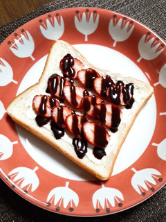 イチゴチョコ&クリームチーズトースト-レシピのメイン写真