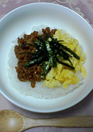 ケチャップ味の★三色丼-レシピのメイン写真