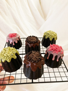 デコレーション生チョコカヌレ-レシピのメイン写真
