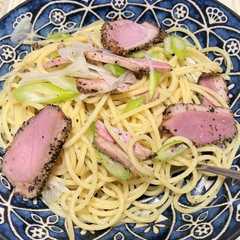 รูปของ 合鴨のパストラミと長ネギの大人味パスタ