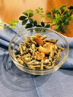 食べる煮干しとナッツのおつまみ-レシピのメイン写真