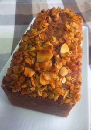 グラノーラと全粒粉のパウンドケーキ-レシピのメイン写真