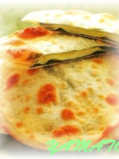 残った餃子の皮でチーズとシソをサンド^^-レシピのメイン写真