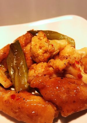 カリフラワーと鶏手羽のチリソース炒め-レシピのメイン写真