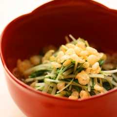 รูปของ めんつゆで!水菜の揚げ玉のせ