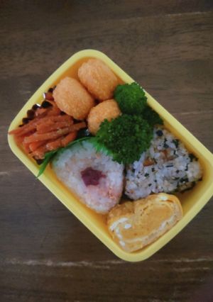 JK☆白ごまたっぷり人参のきんぴら弁当♪-レシピのメイン写真