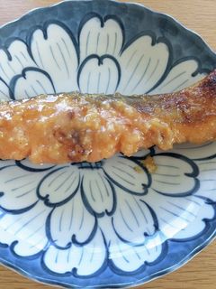一人暮らしʕ·ᴥ·ʔ鮭の味噌漬け-レシピのメイン写真