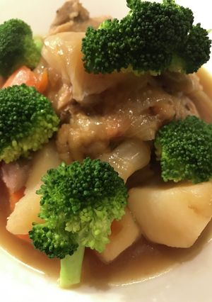 骨つき鶏肉の炭酸肉じゃが-レシピのメイン写真