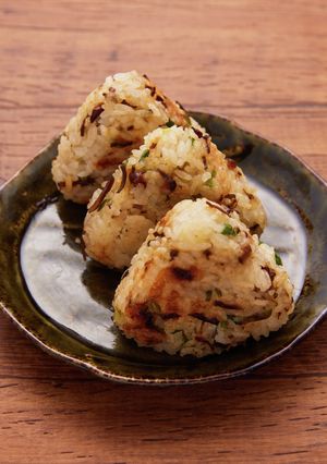 チーズと昆布佃煮の焼きおにぎり-レシピのメイン写真