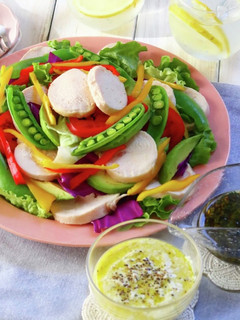 鶏ハムといろいろ野菜の彩りごちそうサラダ-レシピのメイン写真