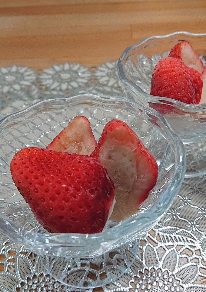 まるごと苺のフローズンヨーグルトアイス-レシピのメイン写真