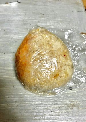 冷凍餃子とキムチの炊き込みご飯おにぎり-レシピのメイン写真