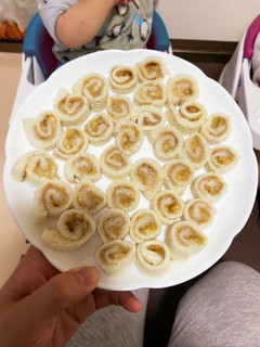 離乳食:バナナときな粉のクルクル巻き-レシピのメイン写真