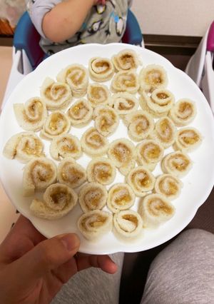 離乳食:バナナときな粉のクルクル巻き-レシピのメイン写真