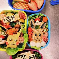 รูปของ ピカチュウ、イーブイ