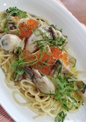 カキのアヒージョパスタ(イクラのせ♪)-レシピのメイン写真