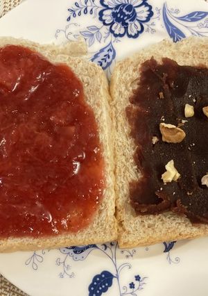 苺ジャムと塩あんこと胡桃のサンドイッチ-レシピのメイン写真