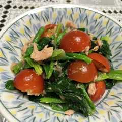 รูปของ ほうれん草とトマトのさっぱり和え