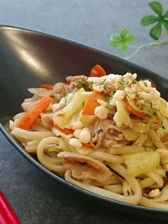 定番焼きうどん。味が決まるお茶漬と揚げ玉-レシピのメイン写真