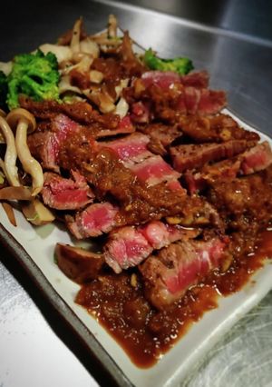 祝のステーキ！w❨(@≧↺≦@)❩w祝ノ-レシピのメイン写真