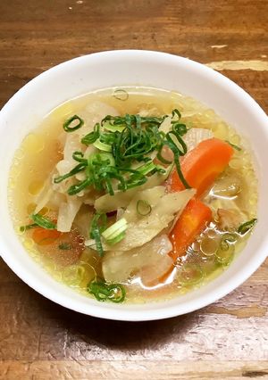 鶏手羽先と根菜のおかずスープ-レシピのメイン写真