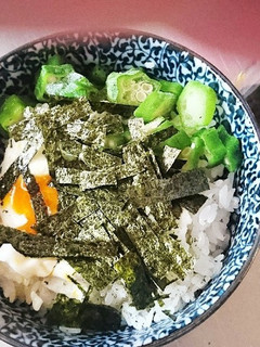 超ズボラ!ポーチドエッグ丼-レシピのメイン写真