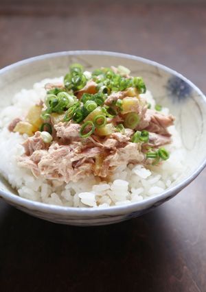 朝食におすすめ！ツナとたくあんの簡単丼-レシピのメイン写真