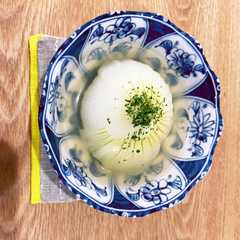 รูปของ お腹に優しい丸ごと玉葱スープ煮