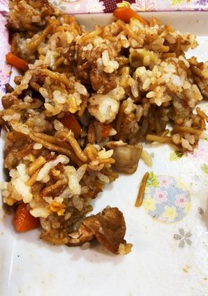 焼きそばとご飯を混ぜた簡単そばめし-レシピのメイン写真