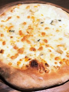 4種チーズピザ【クワトロフォルマッジ】-レシピのメイン写真