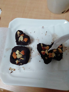 ホットミルクに溶かして食べるチョコレート-レシピのメイン写真