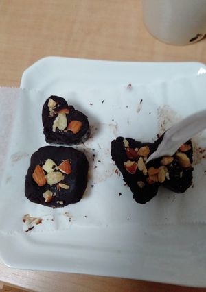 ホットミルクに溶かして食べるチョコレート-レシピのメイン写真