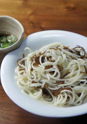 もずく入り素麺と卵入り麺つゆ-レシピのメイン写真