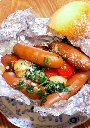 めちゃ旨イタ飯♡ソーセージのホイル蒸し☆-レシピのメイン写真