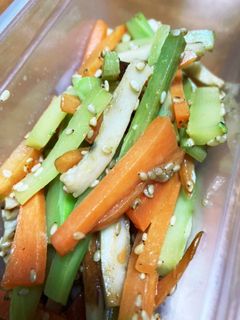 調味料は昆布茶だけ★ブロッコリーの茎炒め-レシピのメイン写真