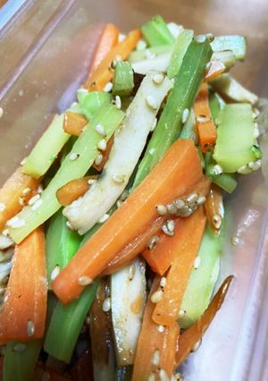 調味料は昆布茶だけ★ブロッコリーの茎炒め-レシピのメイン写真