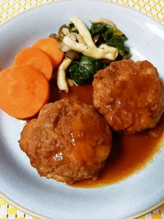 玉ねぎたっぷり♪うちのハンバーグ-レシピのメイン写真
