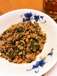 簡単!ひき肉と豆苗の酢豚風炒め-レシピのメイン写真