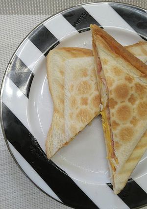とろけるチーズのホットサンド-レシピのメイン写真